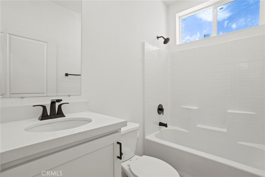 3030 Oceanside Boulevard 14 Property Photo 24