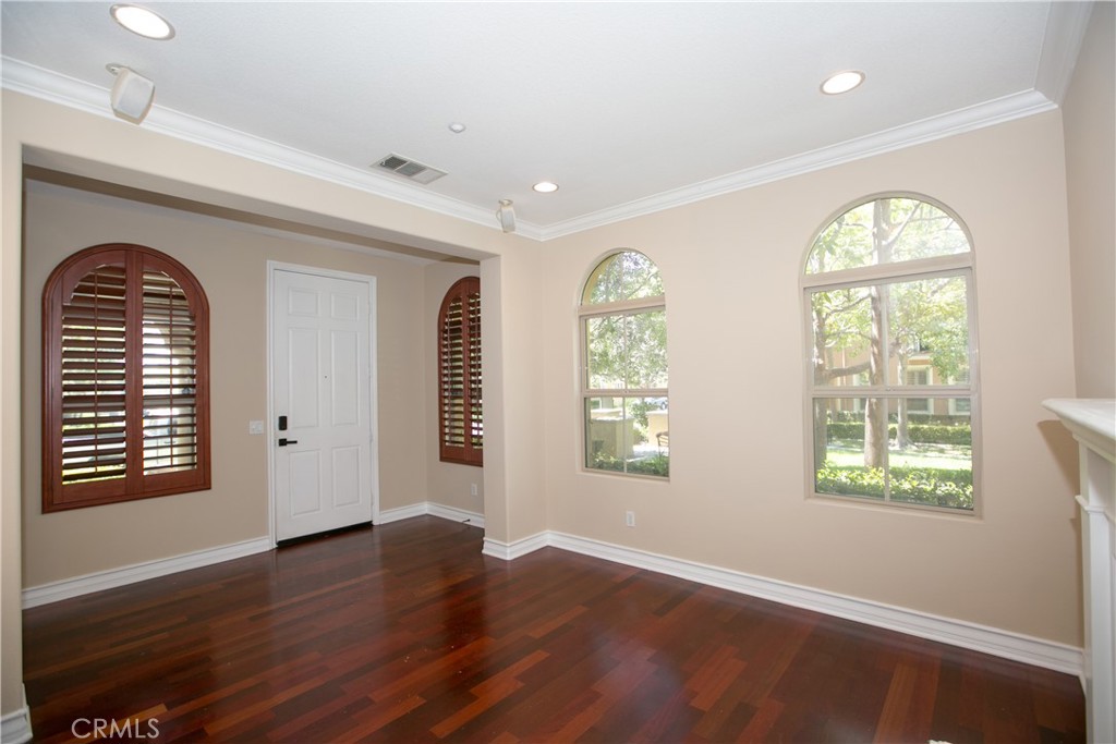 129 Chantilly Property Photo 8