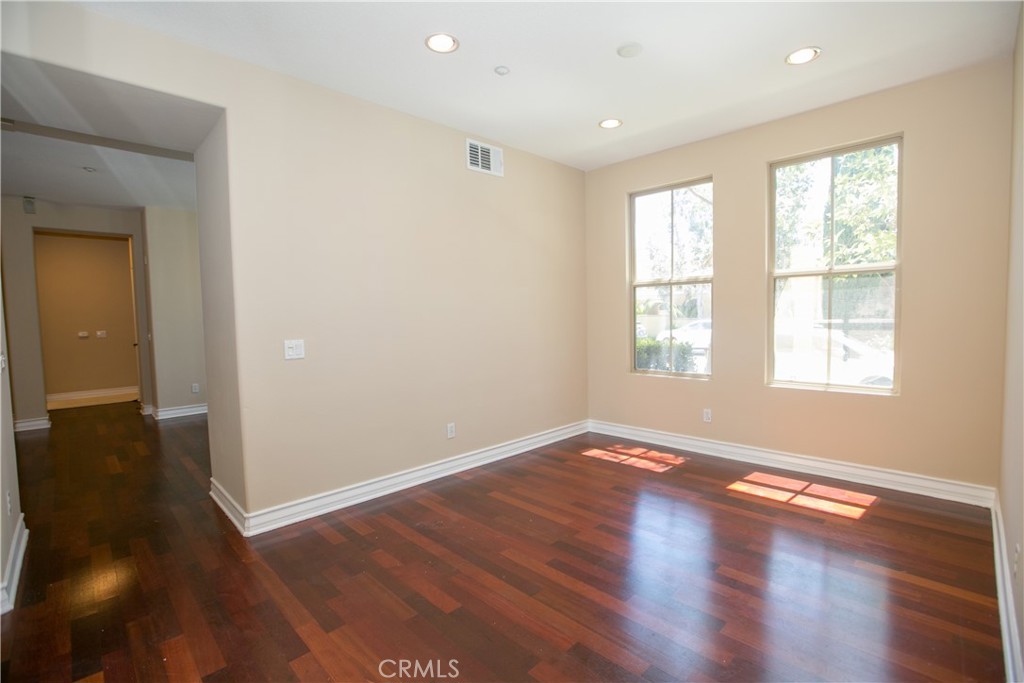 129 Chantilly Property Photo 12