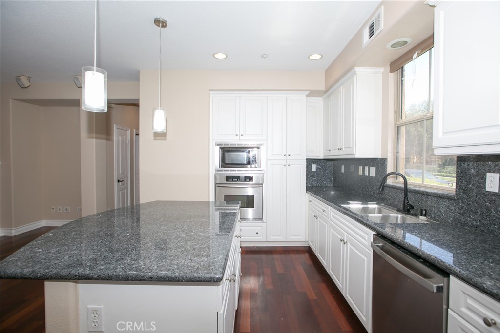 129 Chantilly Property Photo 25