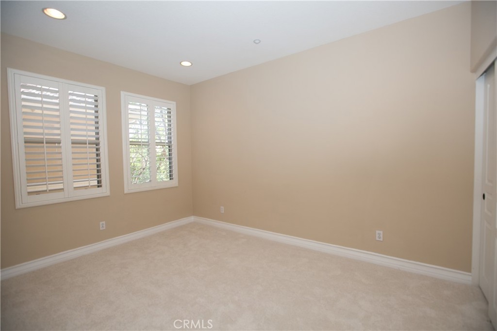 129 Chantilly Property Photo 35