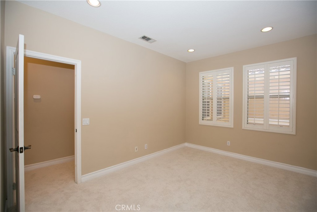 129 Chantilly Property Photo 36