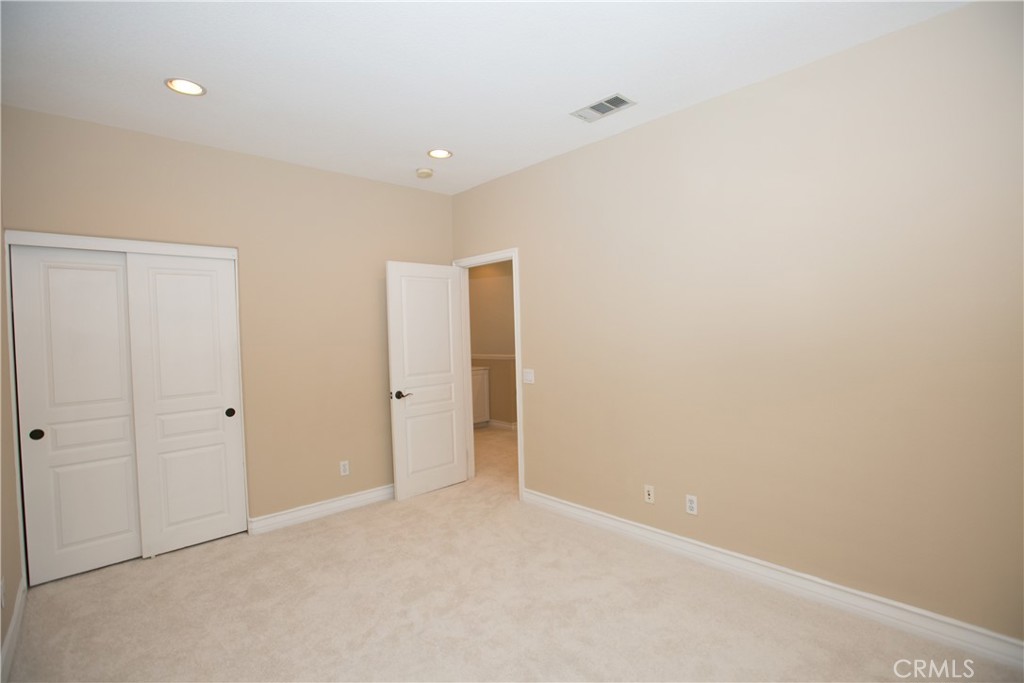 129 Chantilly Property Photo 37