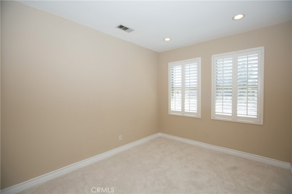 129 Chantilly Property Photo 38