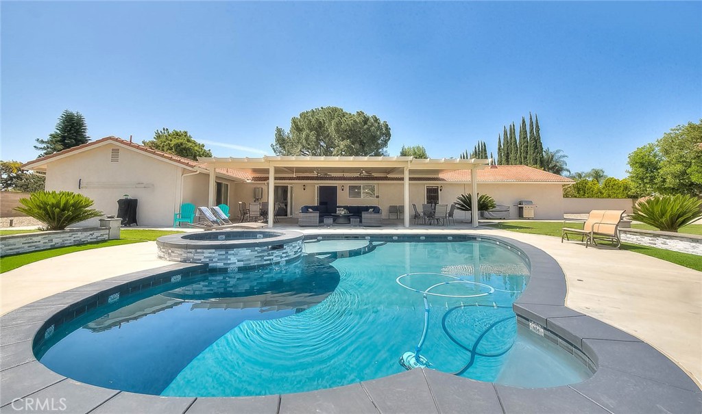 5606 Dover Street Property Photo 4