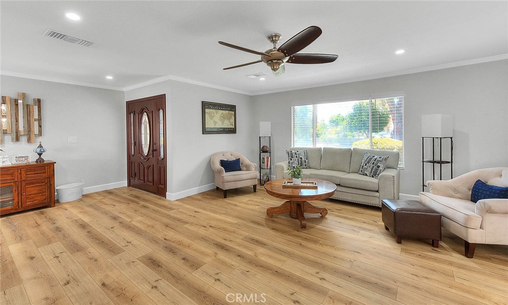 5606 Dover Street Property Photo 9