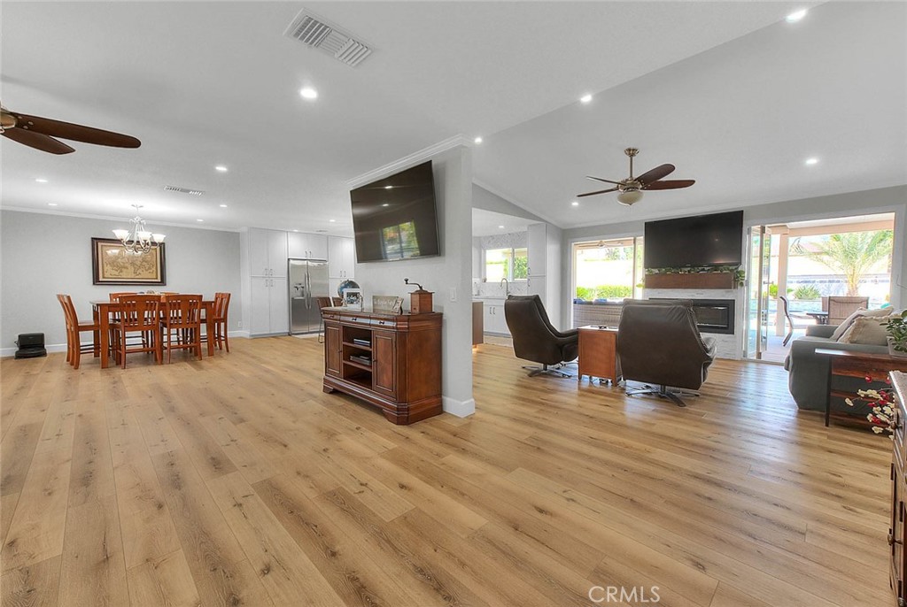5606 Dover Street Property Photo 11