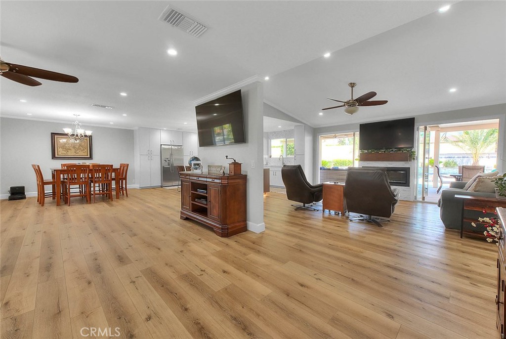 5606 Dover Street Property Photo 11