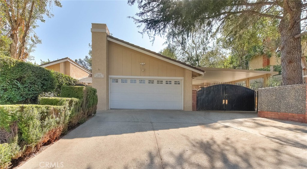 2418 Turquoise Circle Property Photo 3