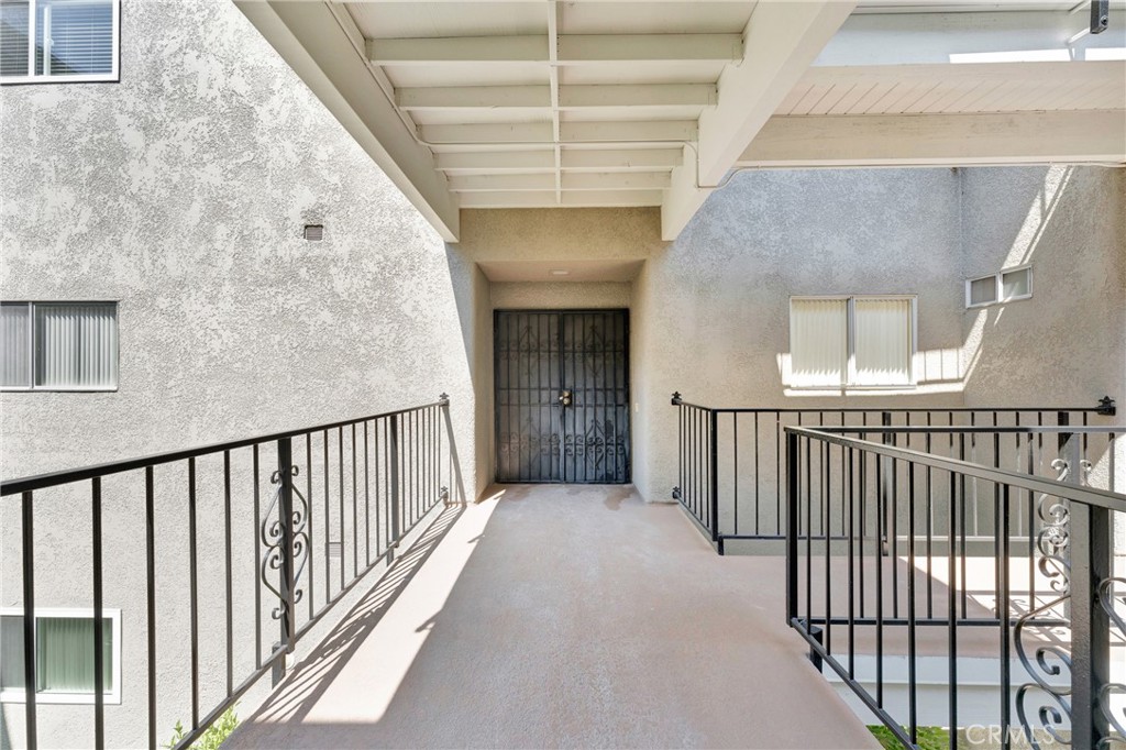 2405 Via Mariposa W Unit# 2c Property Photo 3