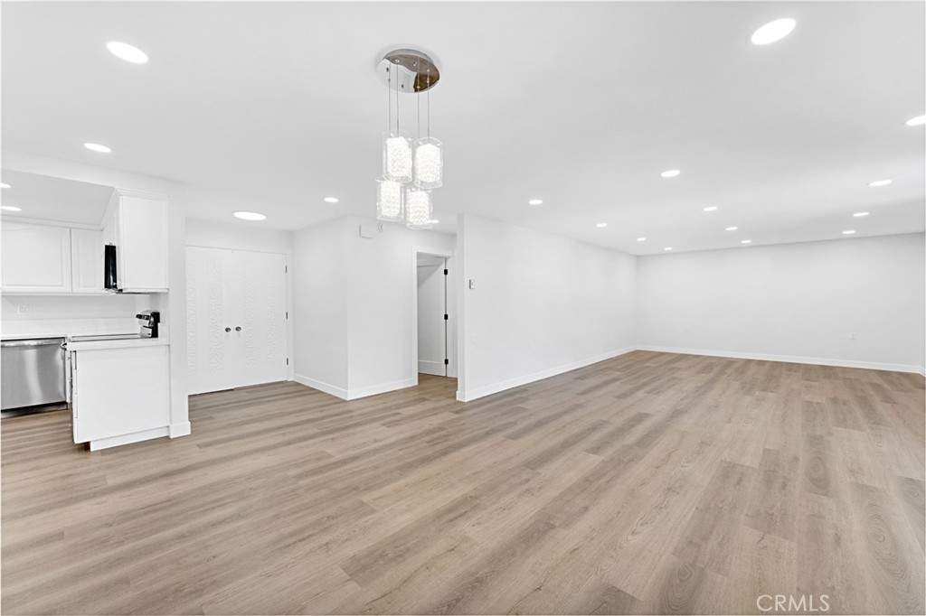 2405 Via Mariposa W Unit# 2c Property Photo 5