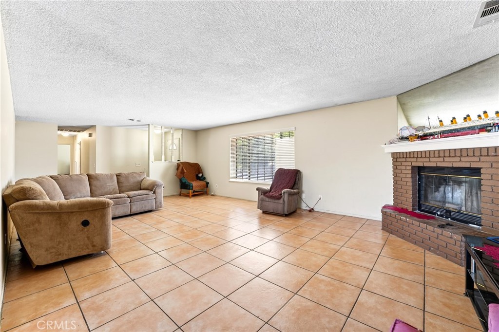 15072 Orange Street Property Photo 7