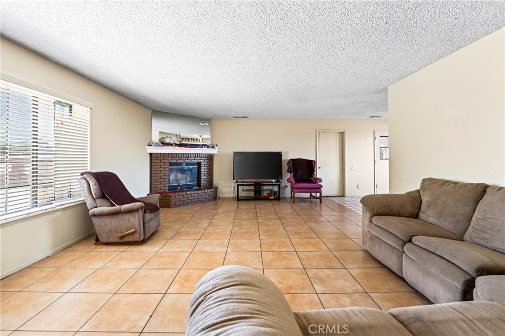 15072 Orange Street Property Photo 8