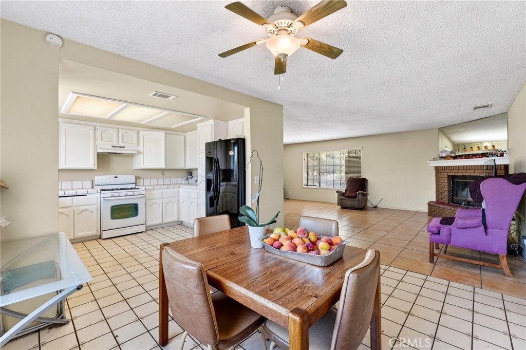 15072 Orange Street Property Photo 12