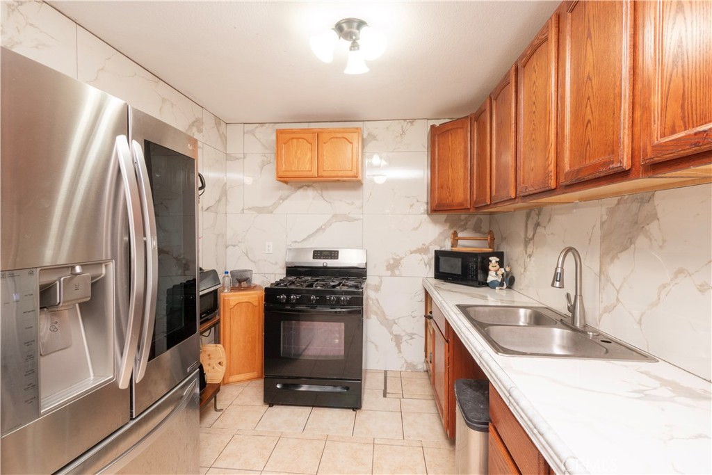 11430 Star Street Property Photo 10