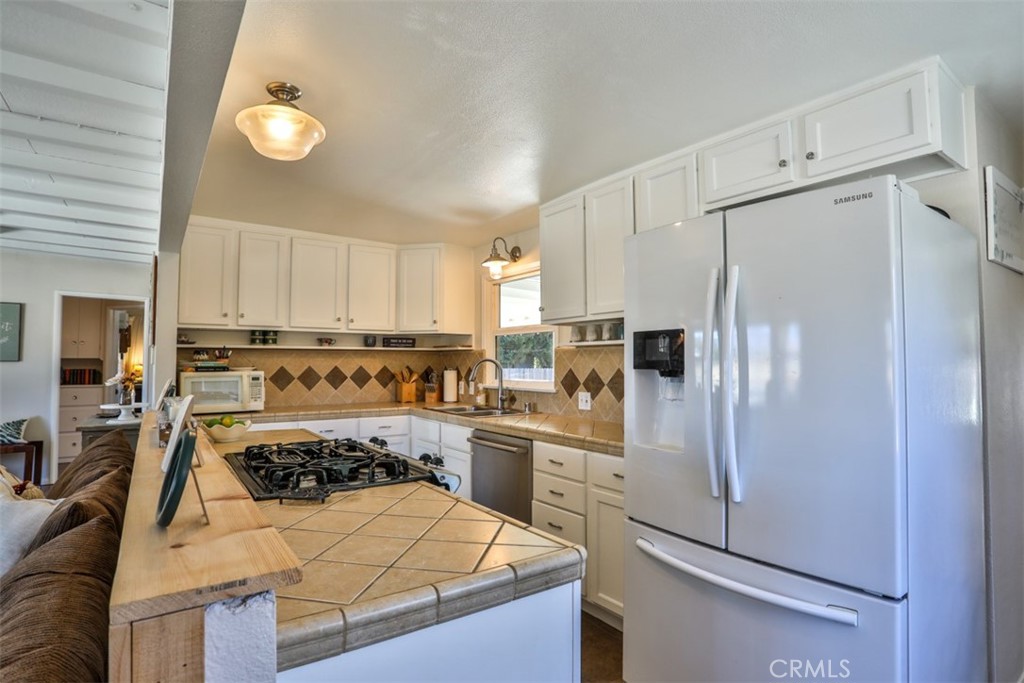 26755 Hemet Street Property Photo 9