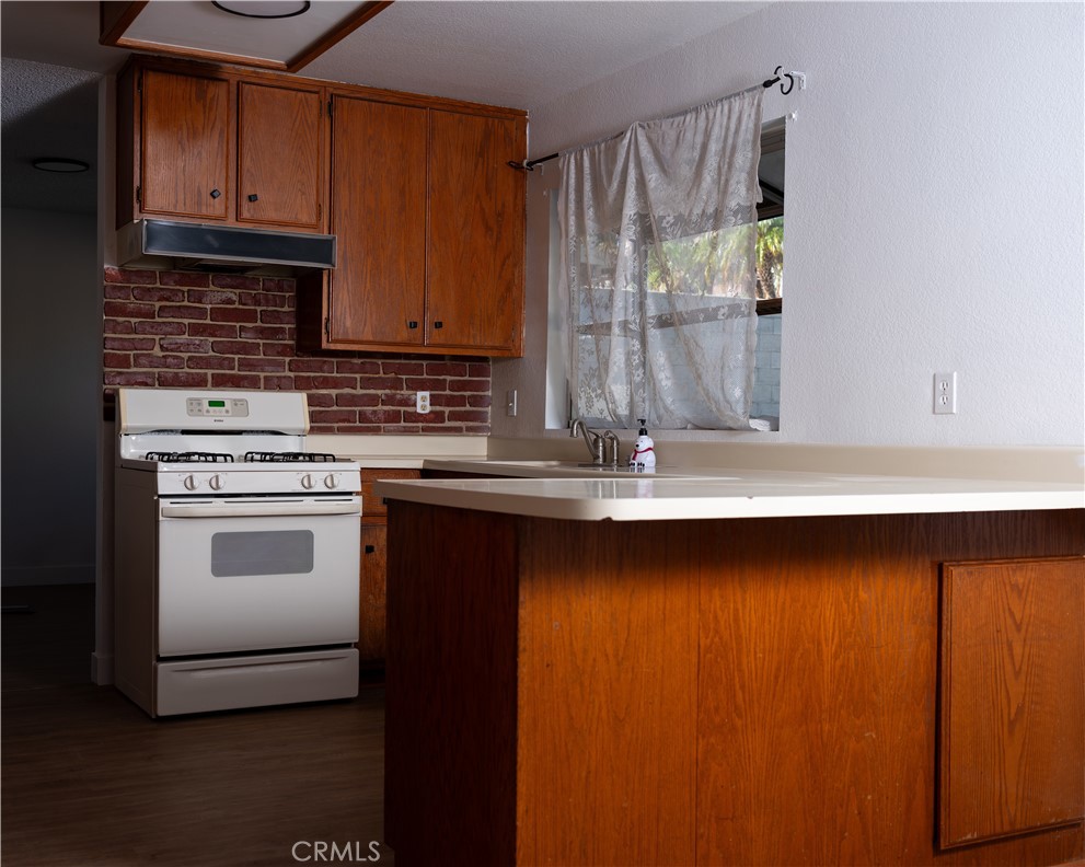 2404 Hyatt Property Photo 18
