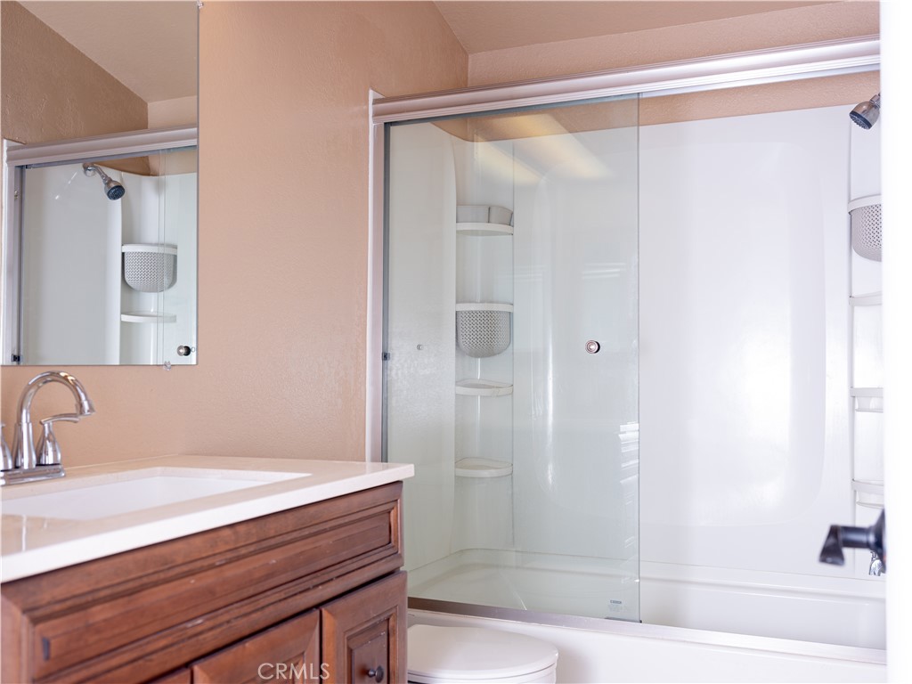 2404 Hyatt Property Photo 27