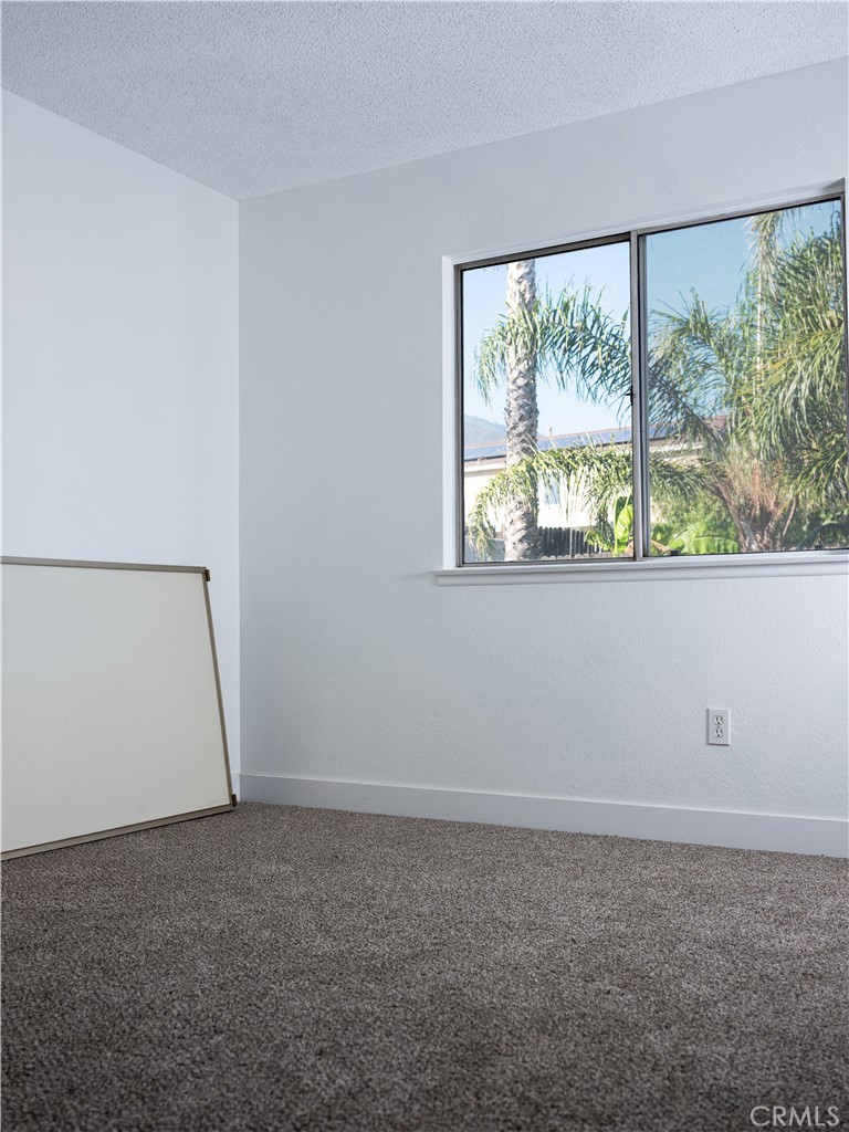 2404 Hyatt Property Photo 28