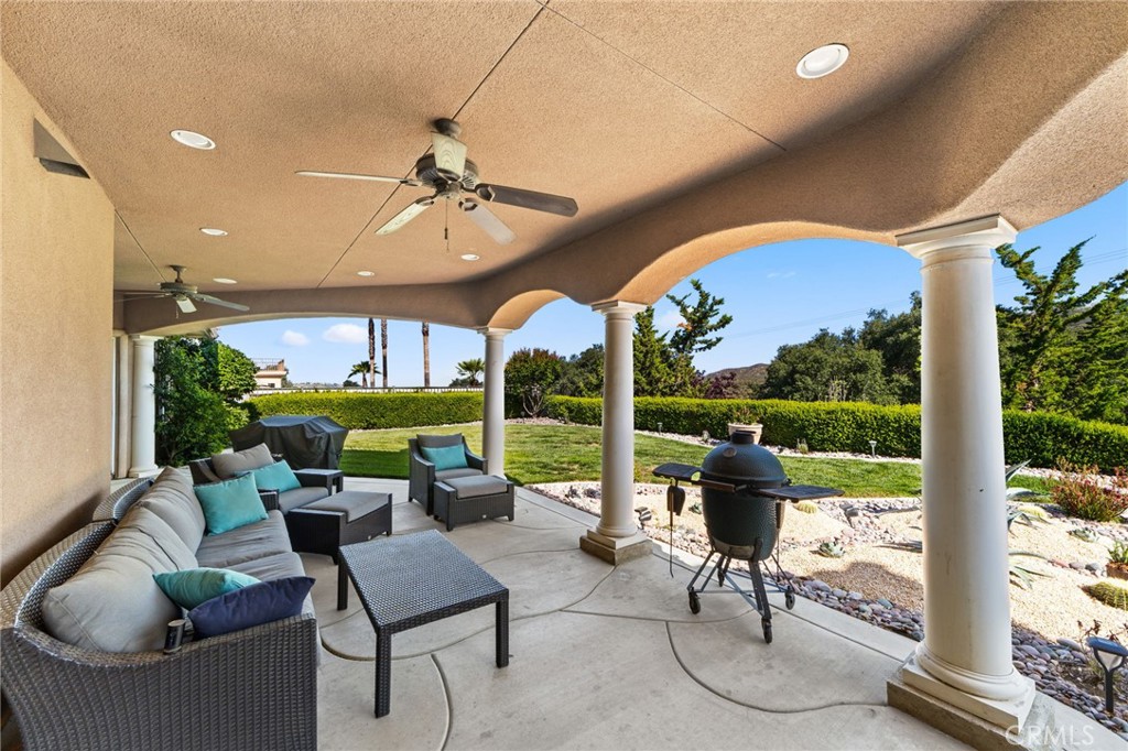 38136 Butterfly Court Property Photo 15