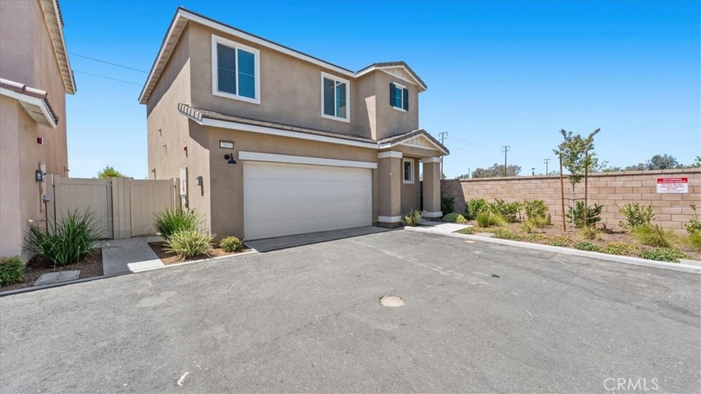 2015 Bergamot Street Property Photo 2