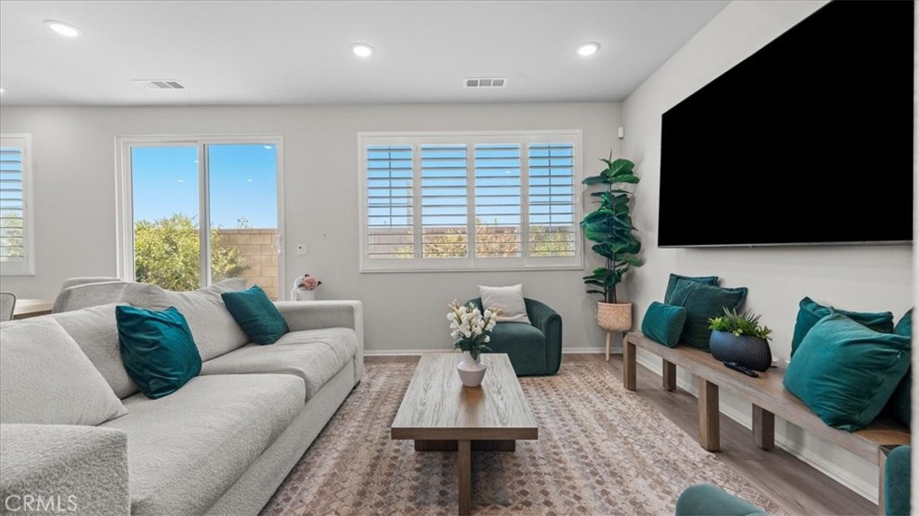 2015 Bergamot Street Property Photo 3