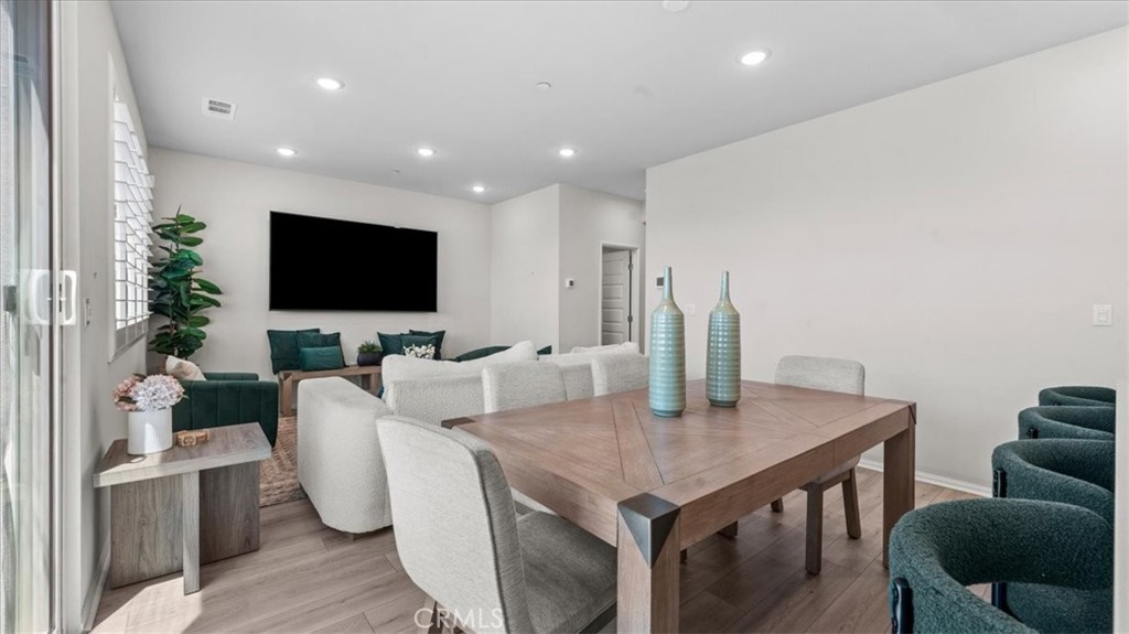 2015 Bergamot Street Property Photo 5