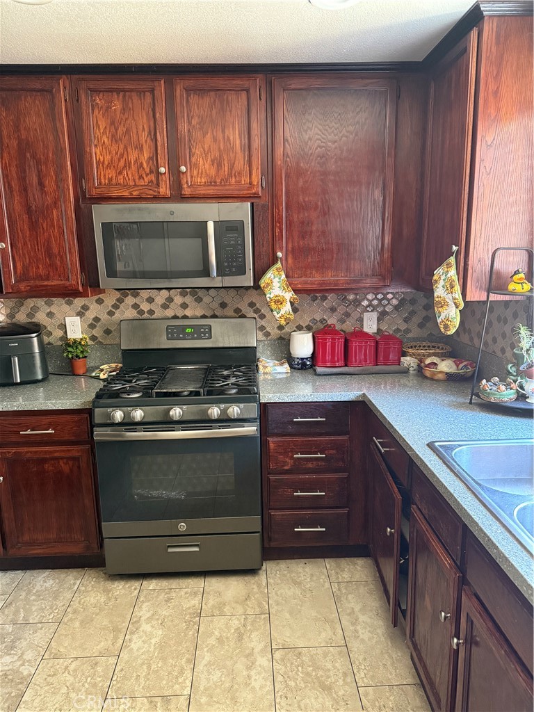 2420 W Sunrise Drive Property Photo 8