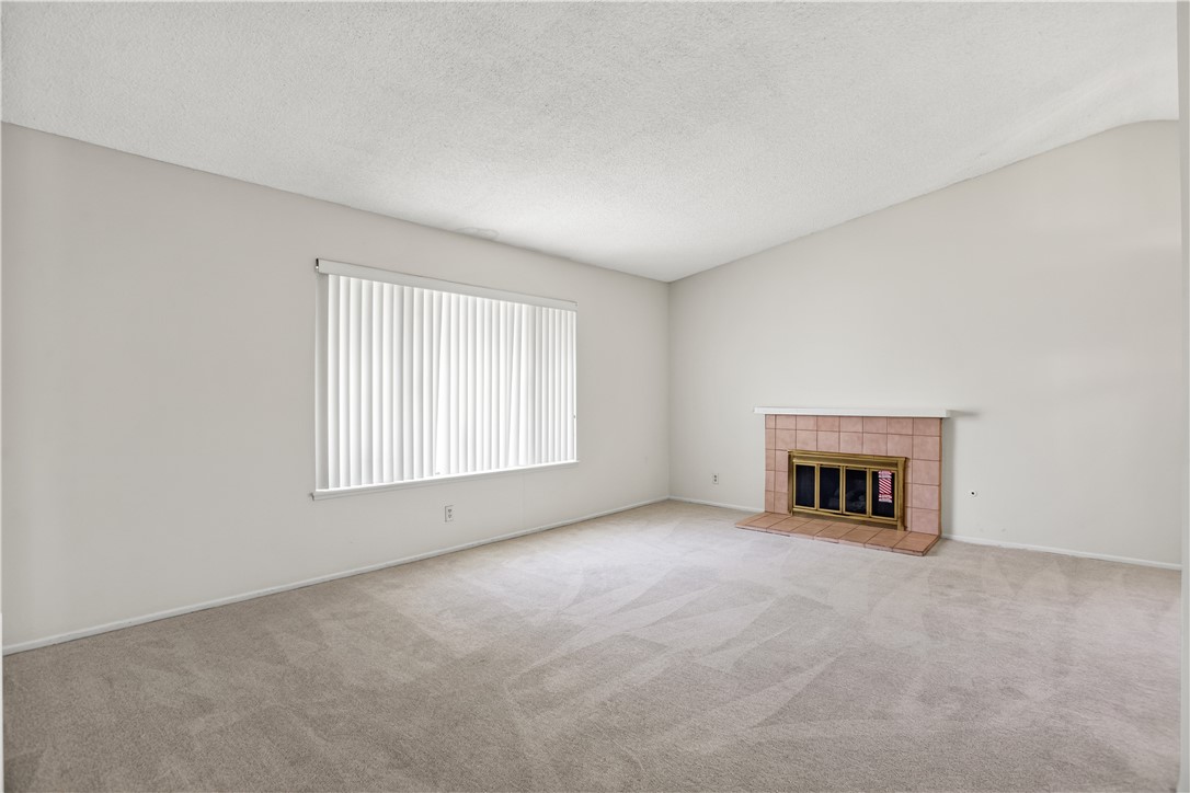 127 E Juanita Property Photo 4