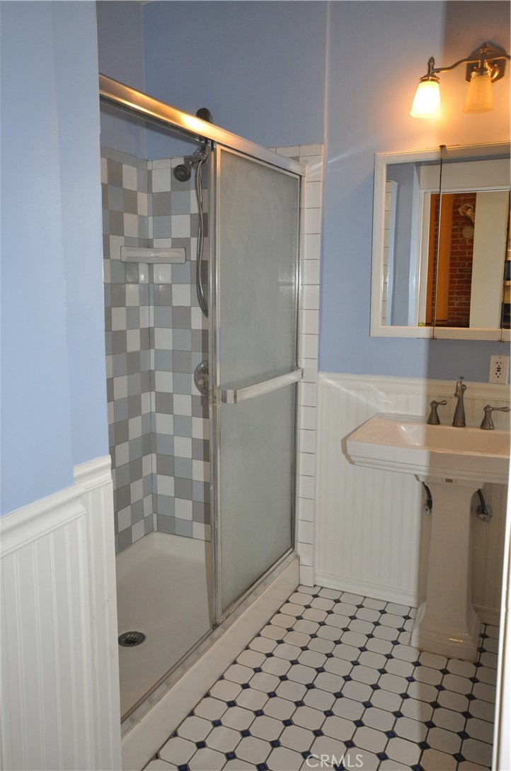403 N Campus Property Photo 12