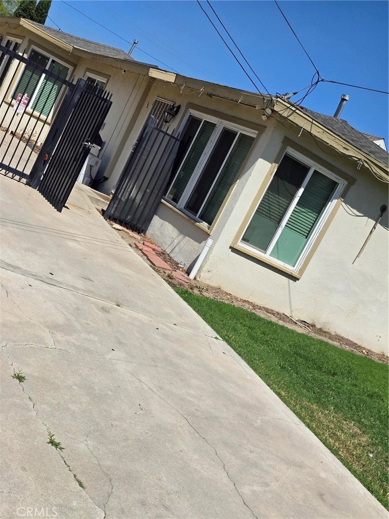 403 N Campus Property Photo 16