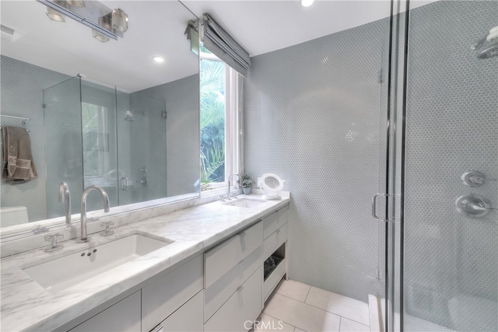 1641 N Crescent Heights Property Photo 45