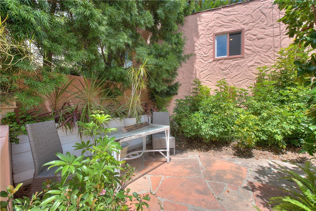1641 N Crescent Heights Property Photo 54