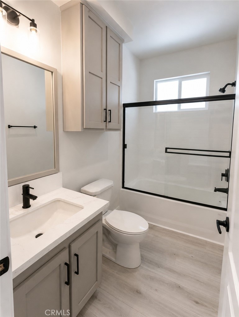 1855 E Riverside Drive 74 Property Photo 8