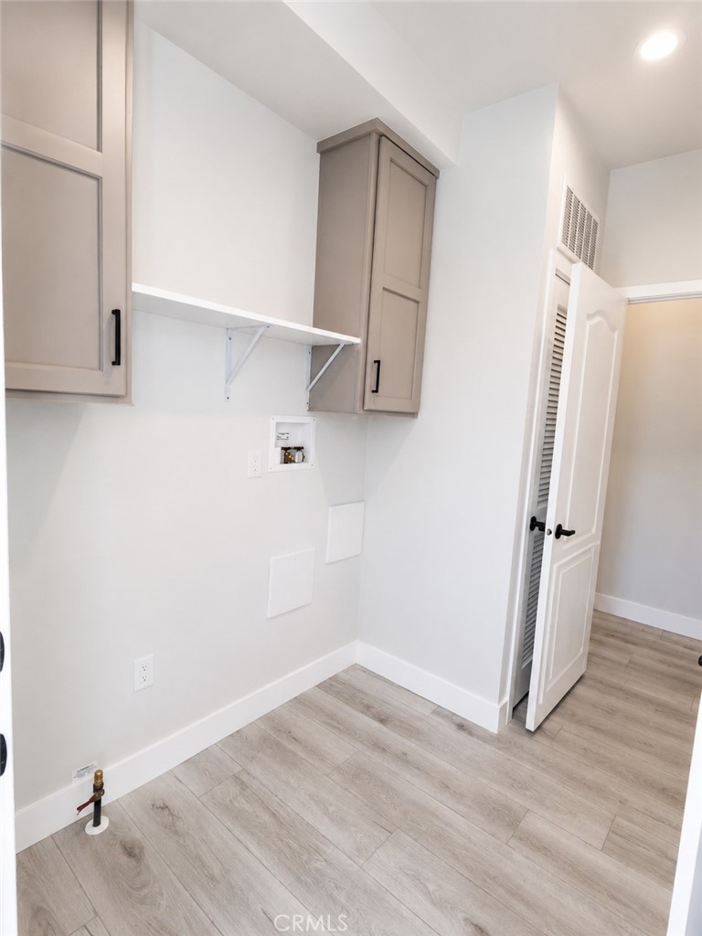 1855 E Riverside Drive 74 Property Photo 14