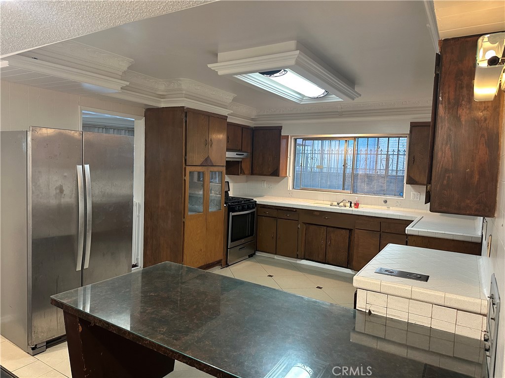 3241 Santa Ana Property Photo 4