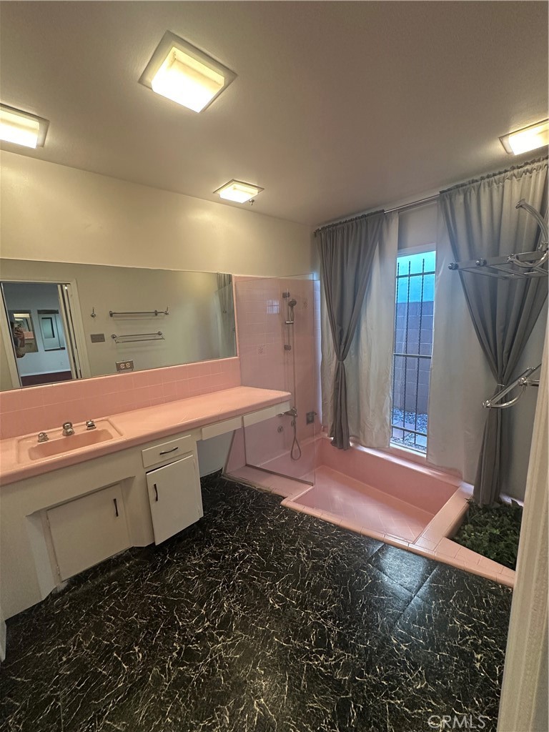 3241 Santa Ana Property Photo 12