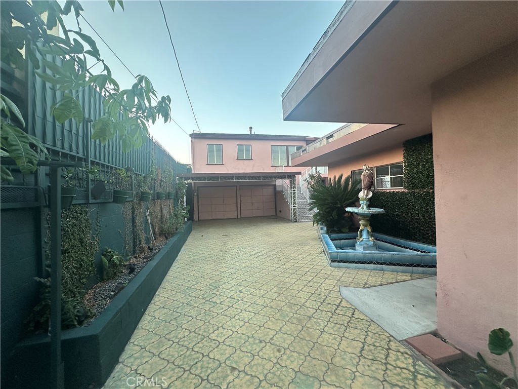 3241 Santa Ana Property Photo 17