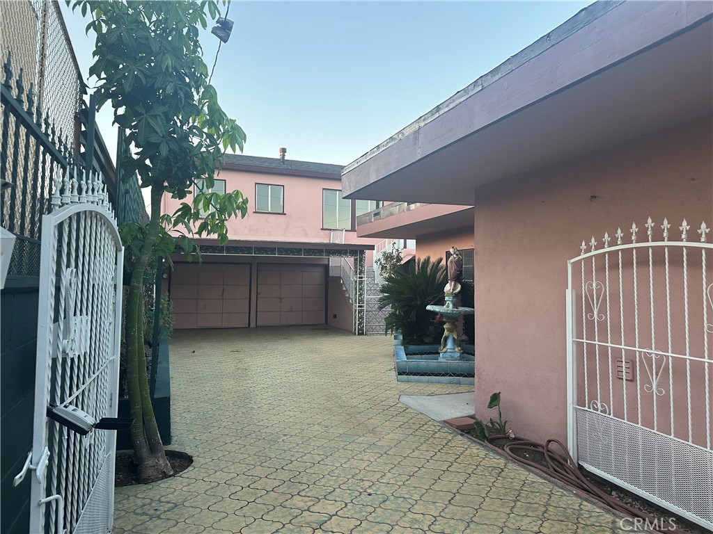 3241 Santa Ana Property Photo 18