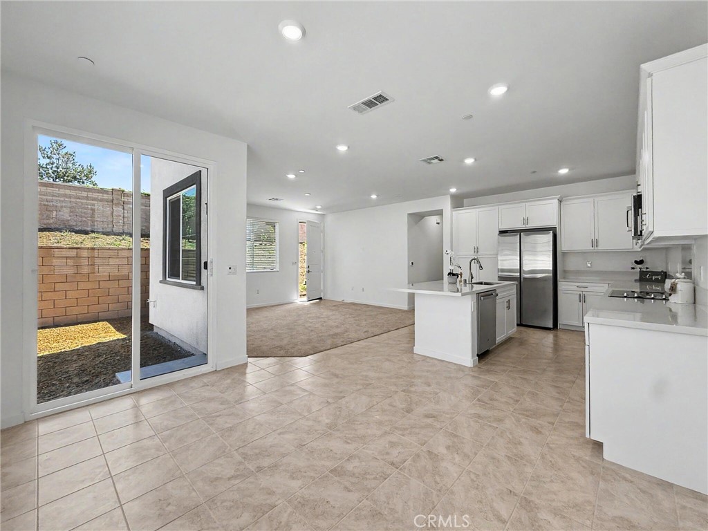 1366 Thunderbolt Lane Property Photo 4