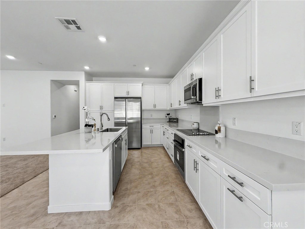 1366 Thunderbolt Lane Property Photo 5