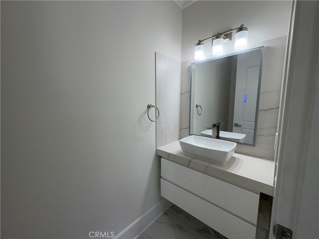 13725 Copley Property Photo 19