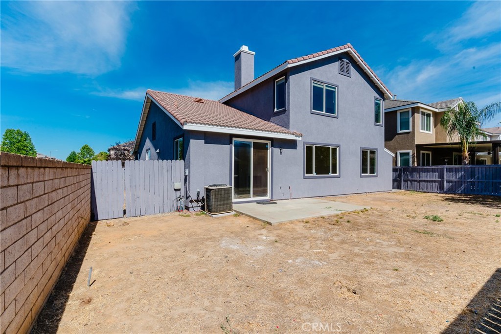 88 Ivory Property Photo 30