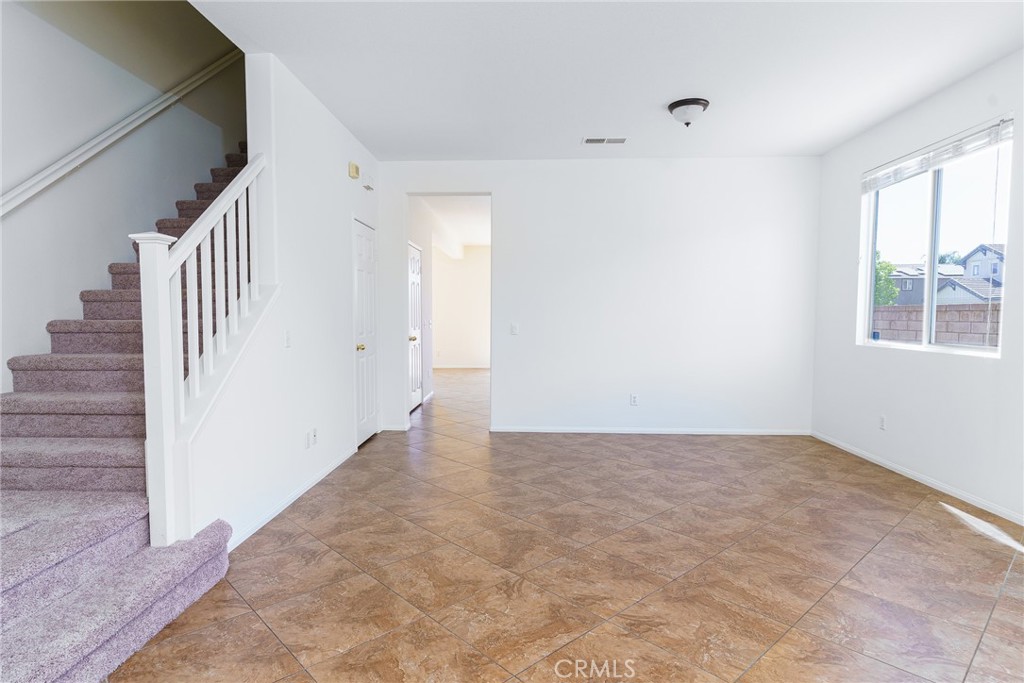 88 Ivory Property Photo 36