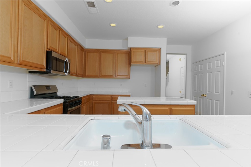 88 Ivory Property Photo 46