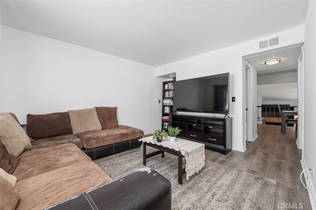 18415 Collins Property Photo 3