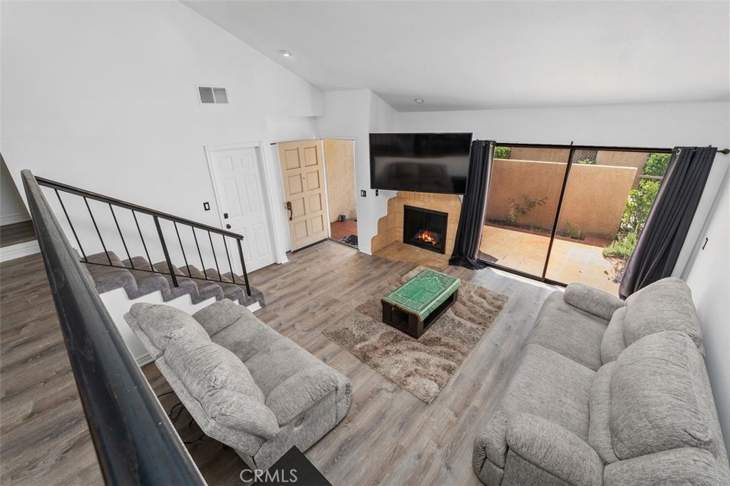 18415 Collins Property Photo 7