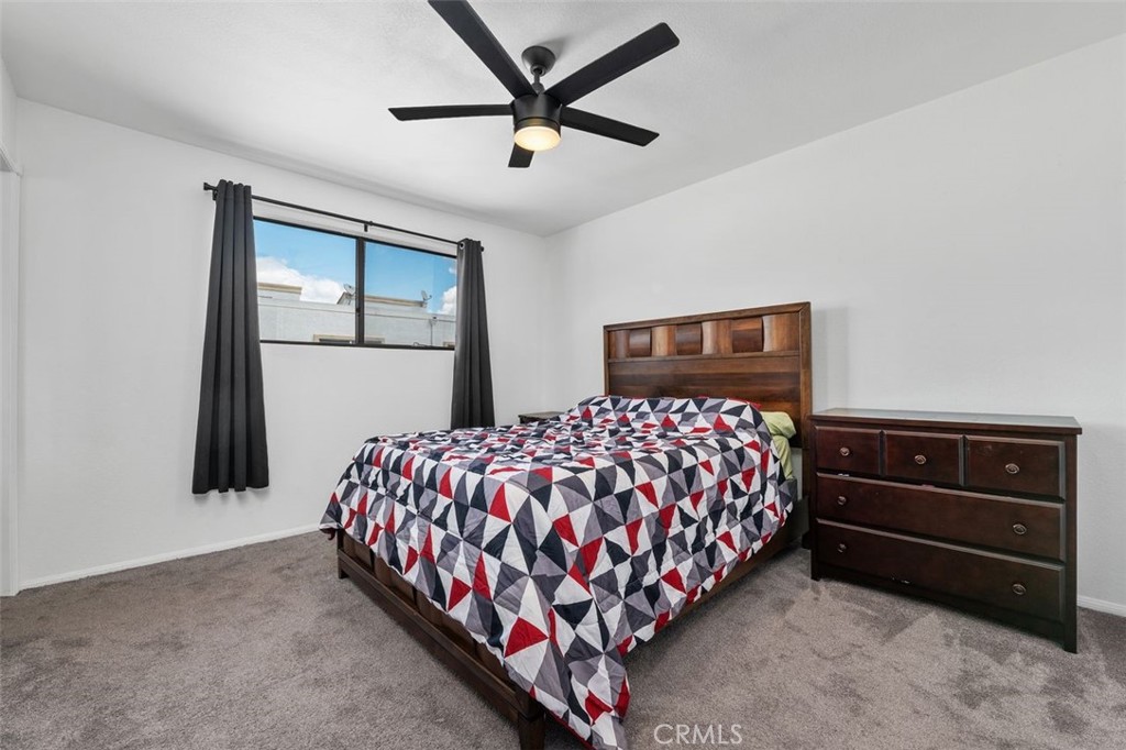18415 Collins Property Photo 9