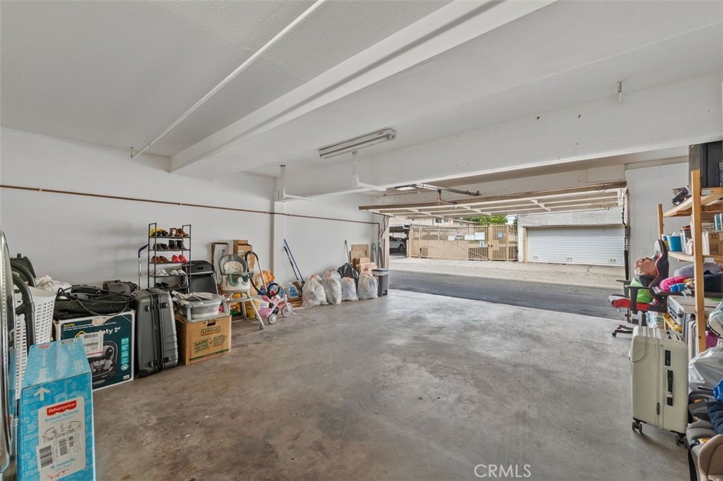 18415 Collins Property Photo 11