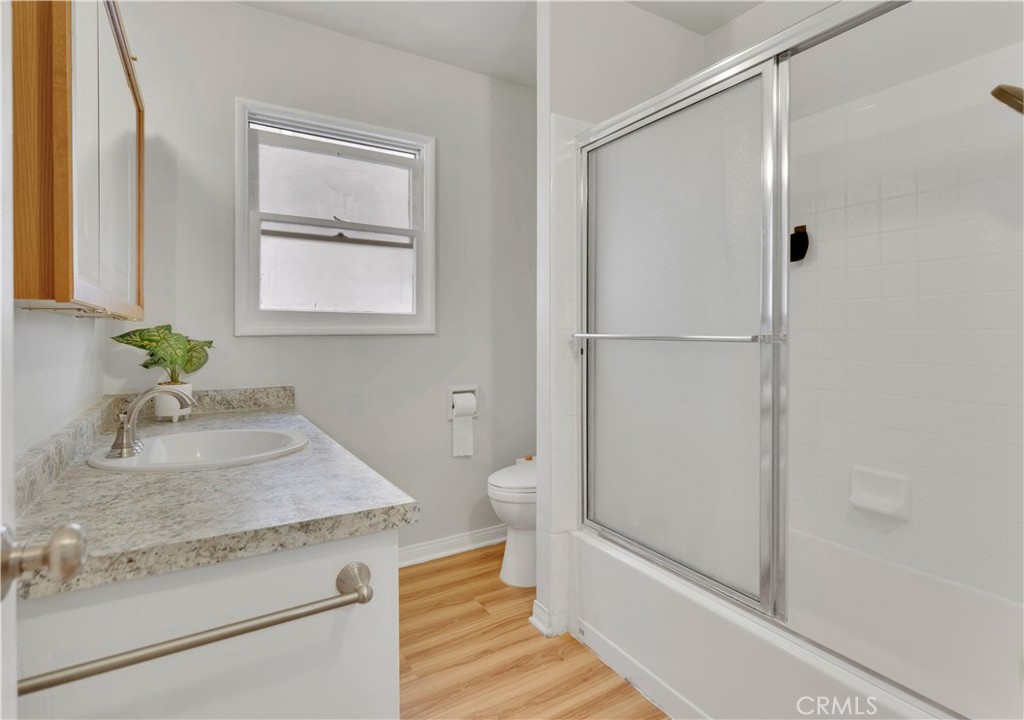 1250 E 1st Street 7 Property Photo 17